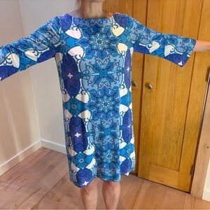 Maggy London Blue & White Tile-Print Shift Dress